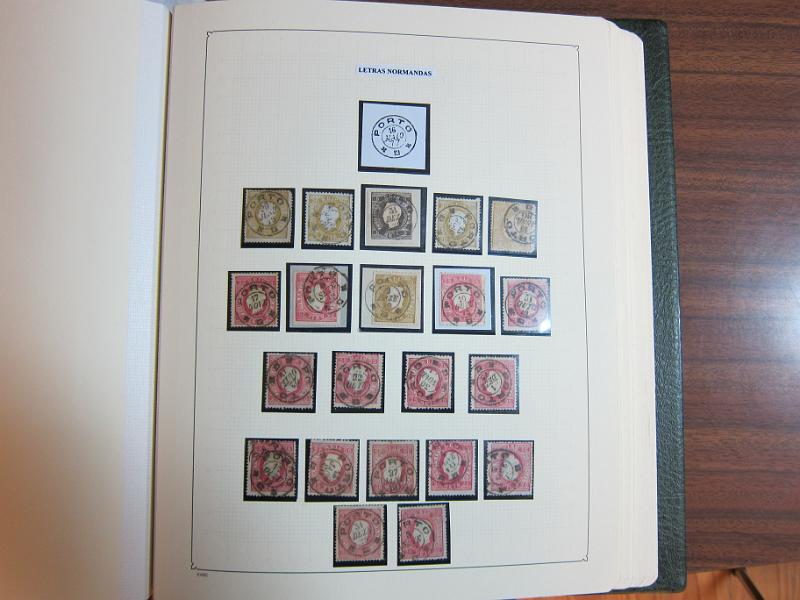 0014 (33).jpg -     Lote:    14      Marcofilia      Lotes Especiais       Descrição:      Portugal.   Colecção montada em dois álbuns com estudo especializado das marcas de duplo círculo e circulares do Porto, com selos de diversas emissões e cartas. Lote a ver.        Lote       Valor Base:     &euro; 1.500,00     Valor Venda:     &euro; 1.500,00     